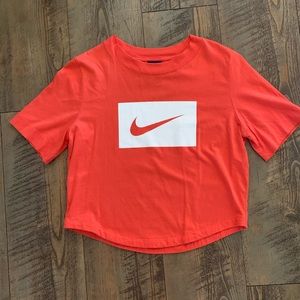 Nike Crop Top